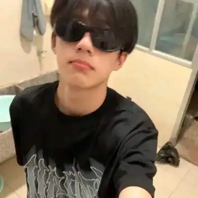 仰映容